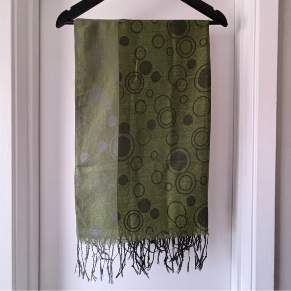 Light Weight Scarf | Green - Picture 1 of 3
